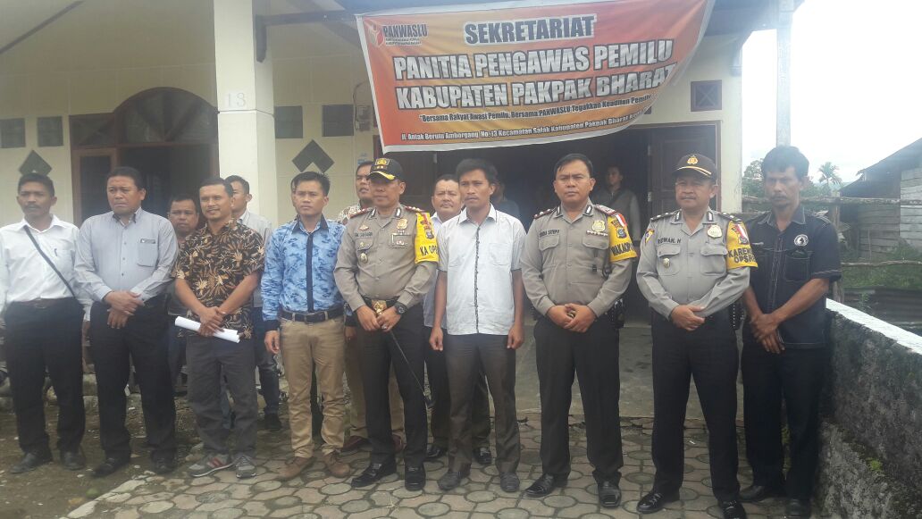 Kapolres Kunjungi Panwaslu Pakpak Bharat