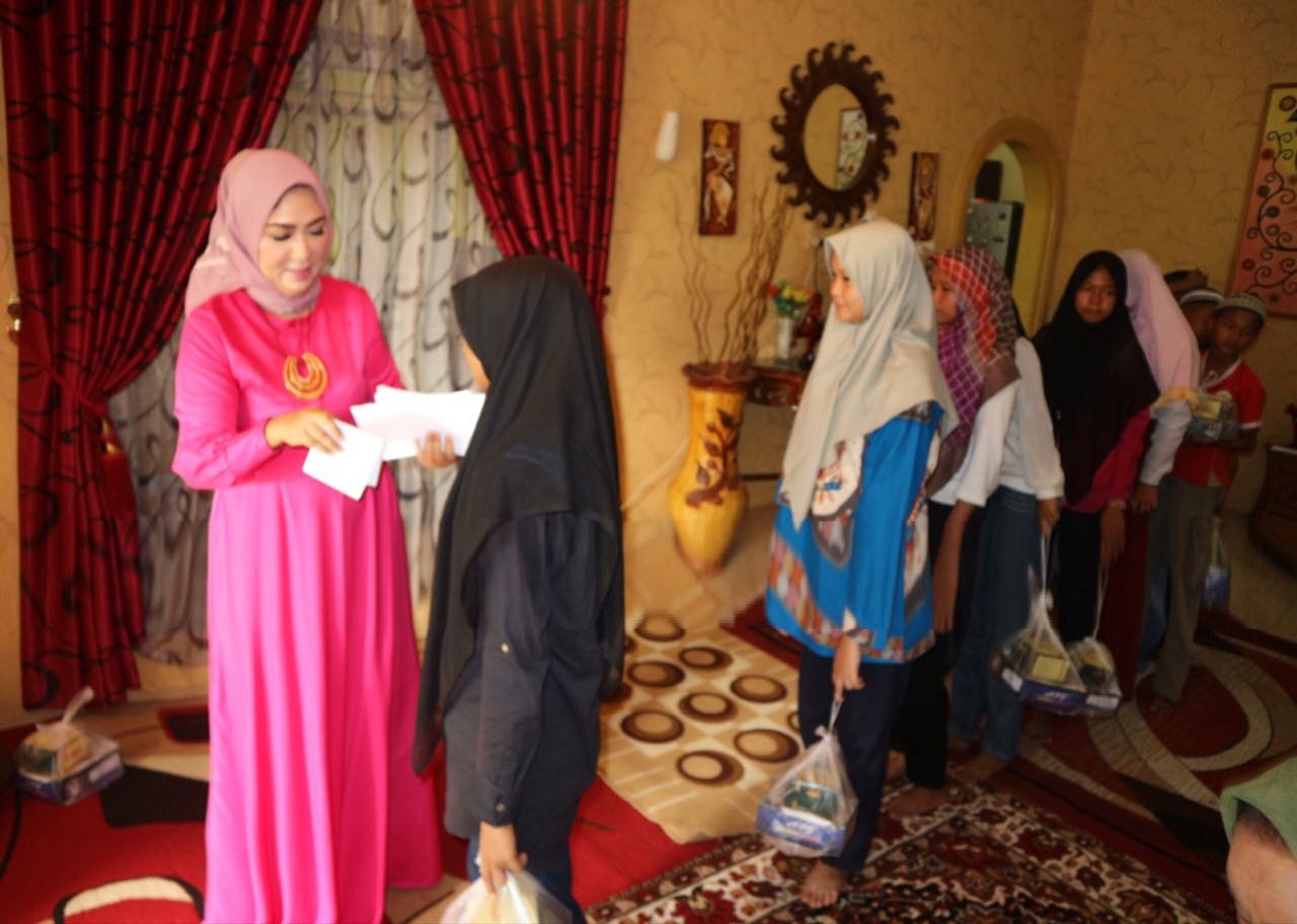 Ultah ke-41 Marlina Elyanti SE, Santuni Anak Yatim dan Doa Bersama Redaksi SUMUT24