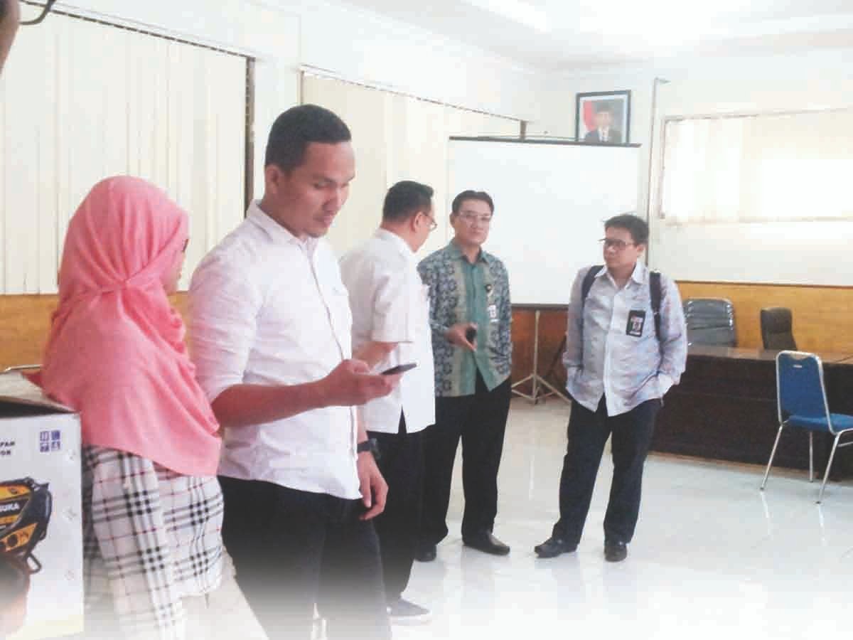 KPK Sambangi KPU Sumut