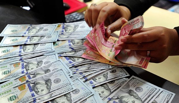 Rupiah Terus Melemah, Dunia Usaha Makin Rentan