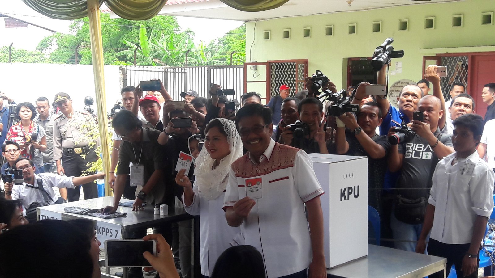 Djarot dan Istri, Coblos di TPS 04