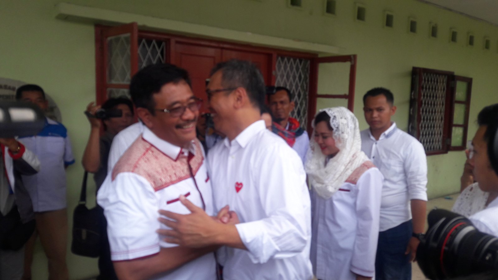 Sihar Kunjungi TPS 04 Tempat Djarot dan Istri Mencoblos