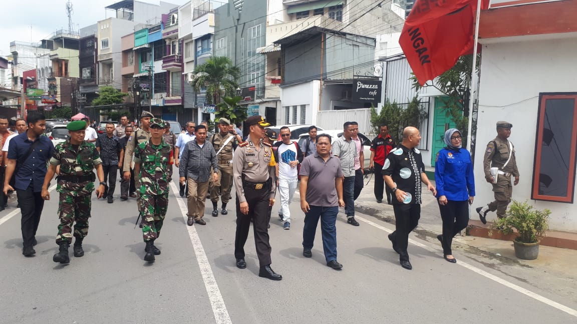 Kapolrestabes Medan Bersama Forkopimda Cek Sejumlah TPS