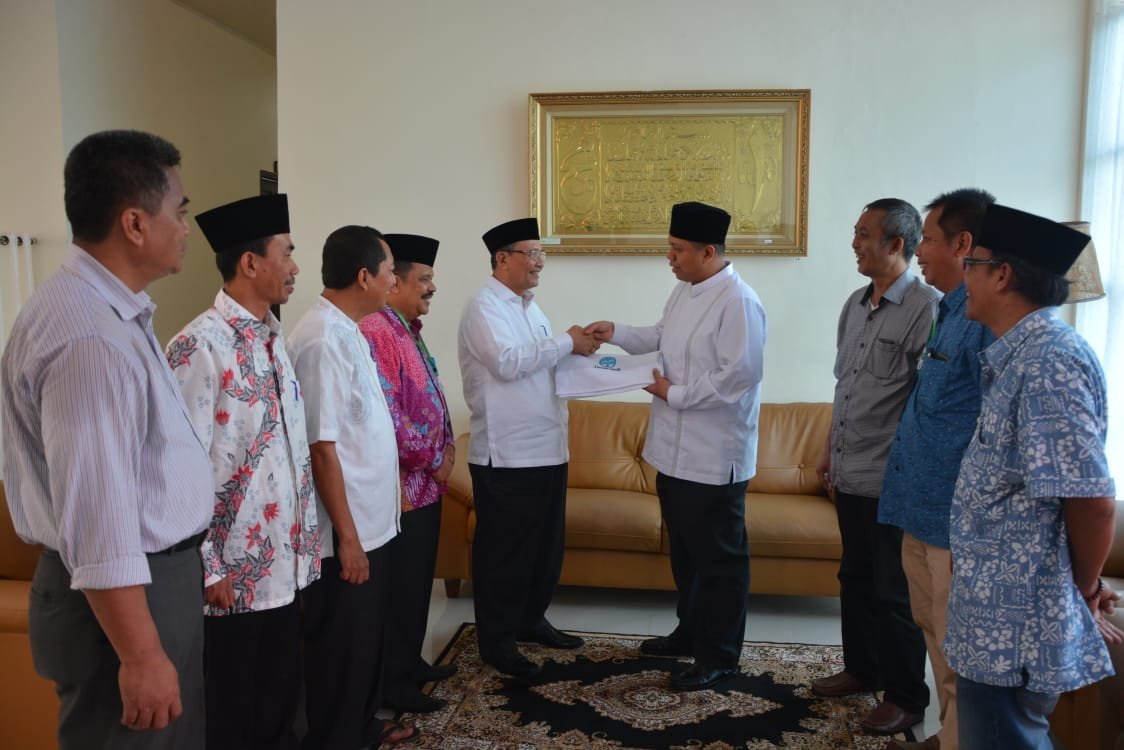 PDAM Tirtanadi Sumut Bagikan 8.500 Handuk Untuk Calon Haji