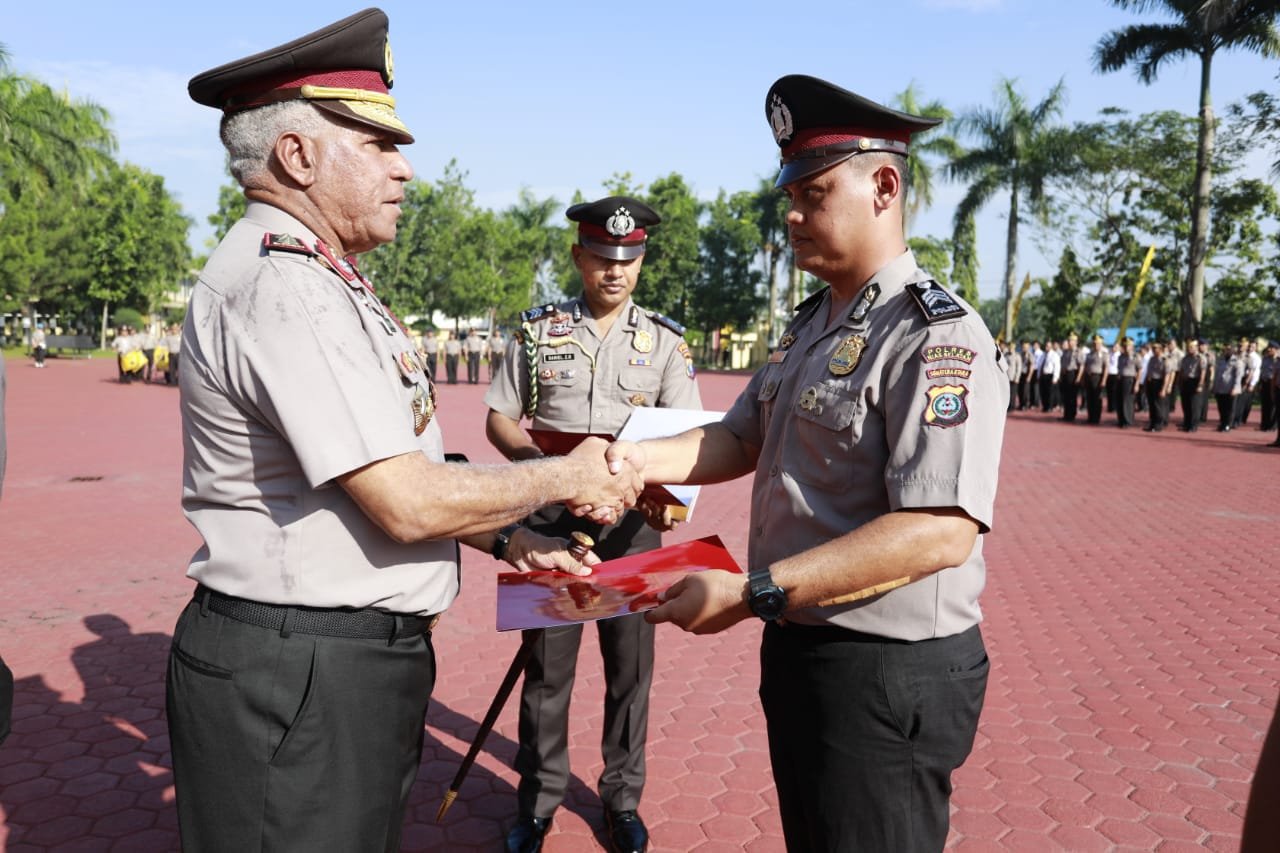 Kapoldasu Beri Reward Pada Personal Berprestasi, Korps Raport kenaikan pangkat TMT 01 Juli 2018.