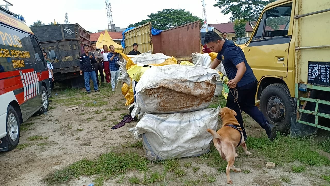 Periksa 262 Bal Monja, Polres Batu Bara Turunkan Anjing Pelacak