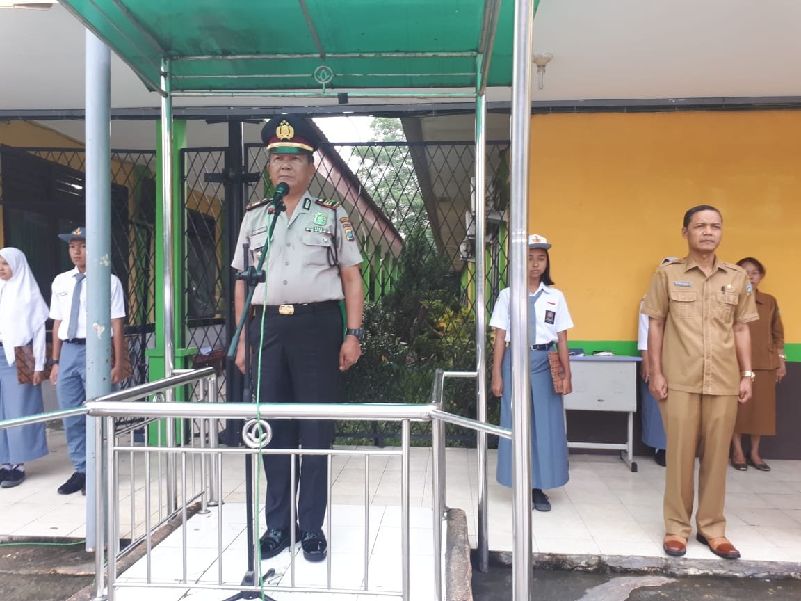 Goes To School Serentak, Perwira Polsek Medan Baru Irup di Sekolah Sekolah