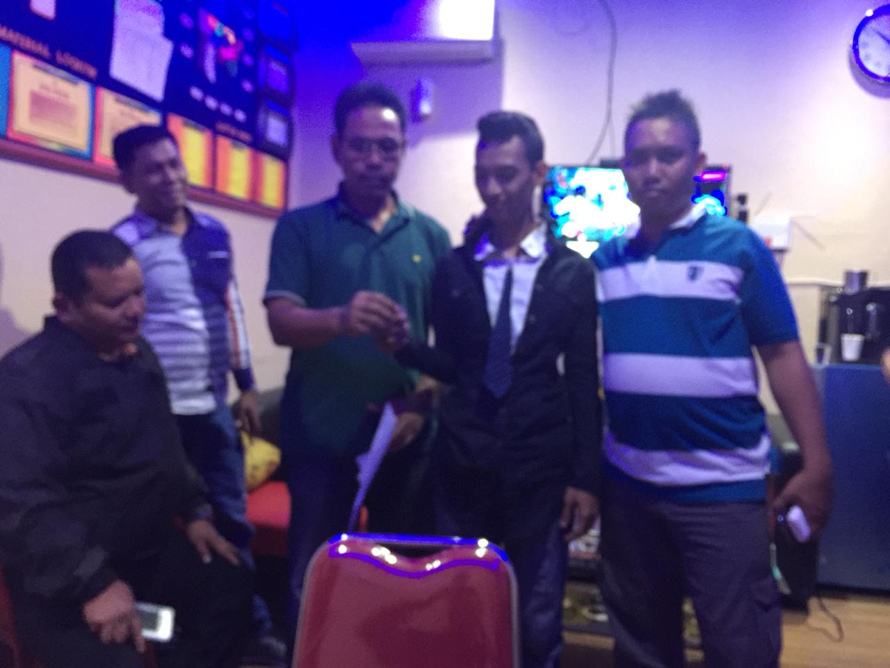 Lagi Sakau,Pengedar Narkoba Tawarkan Sabu Ke Petugas