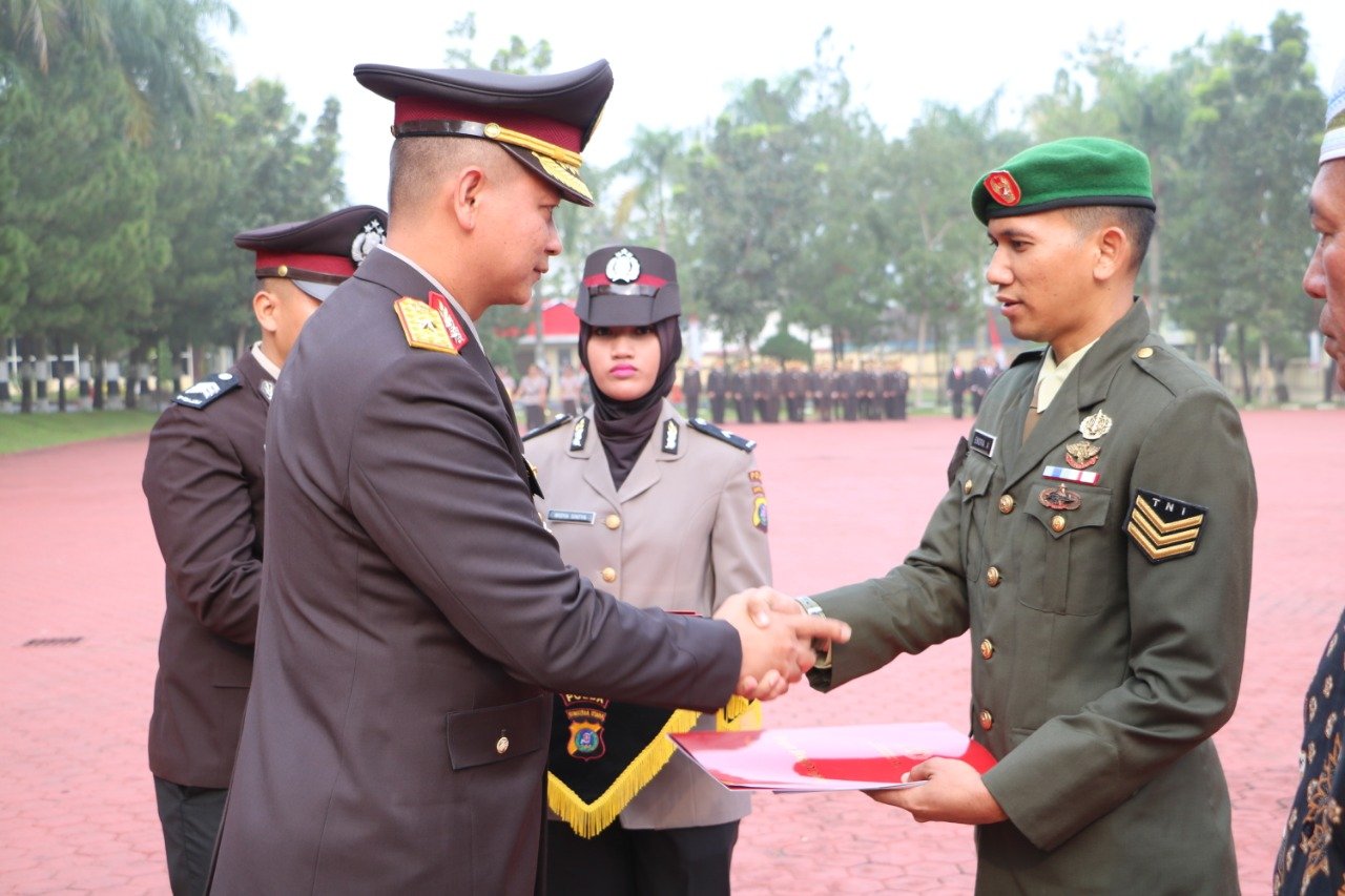 Tangkap Jambret, Anggota TNI TerimanPenghargaan