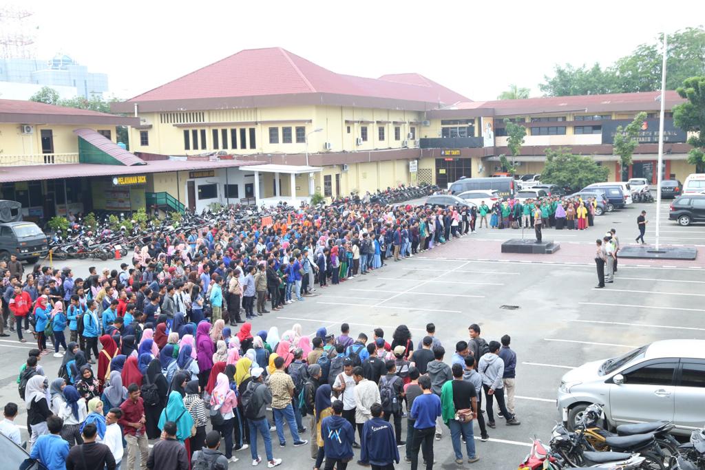Kapolrestabes Beri Pembekalan pada Mahasiswa