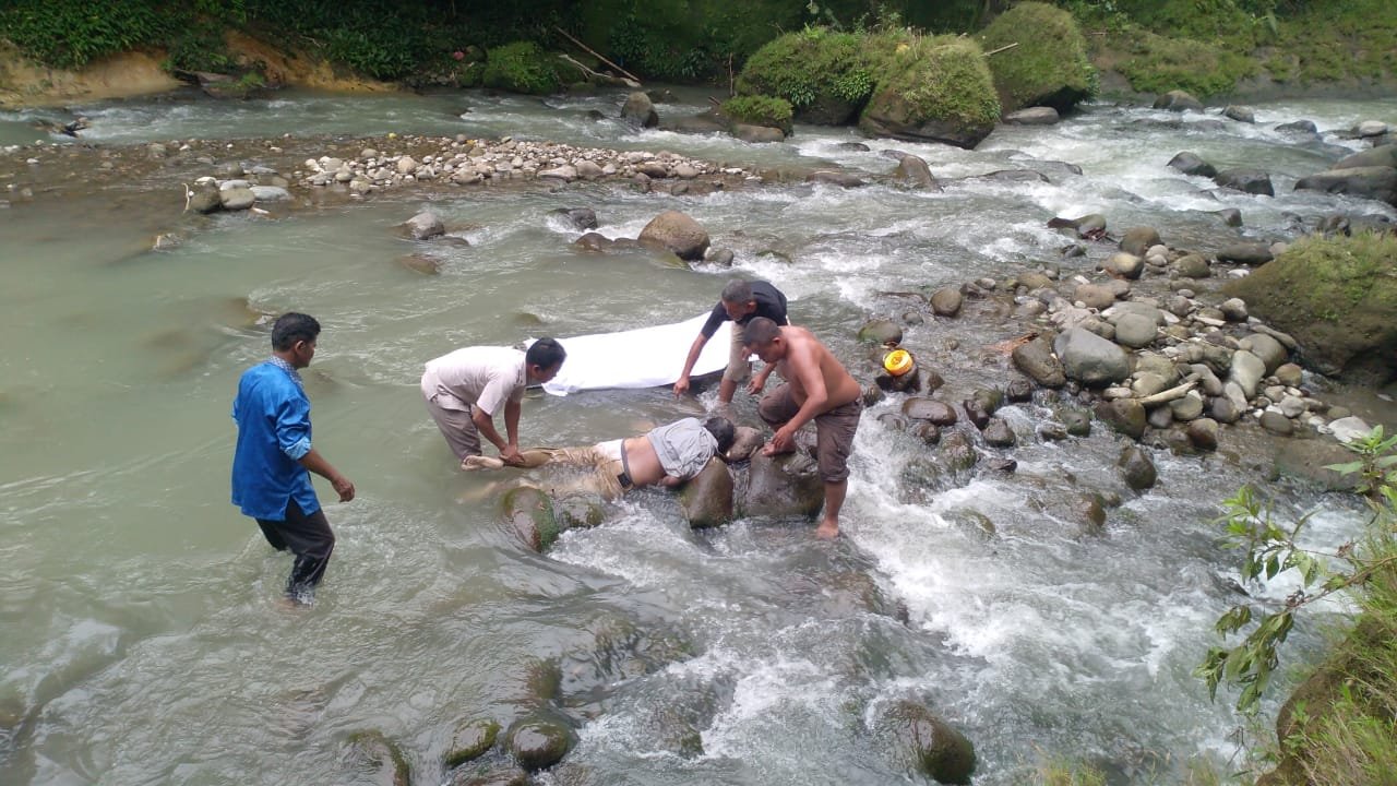 Ada Mayat Pria Mengapung di Aliran Sungai Belawan