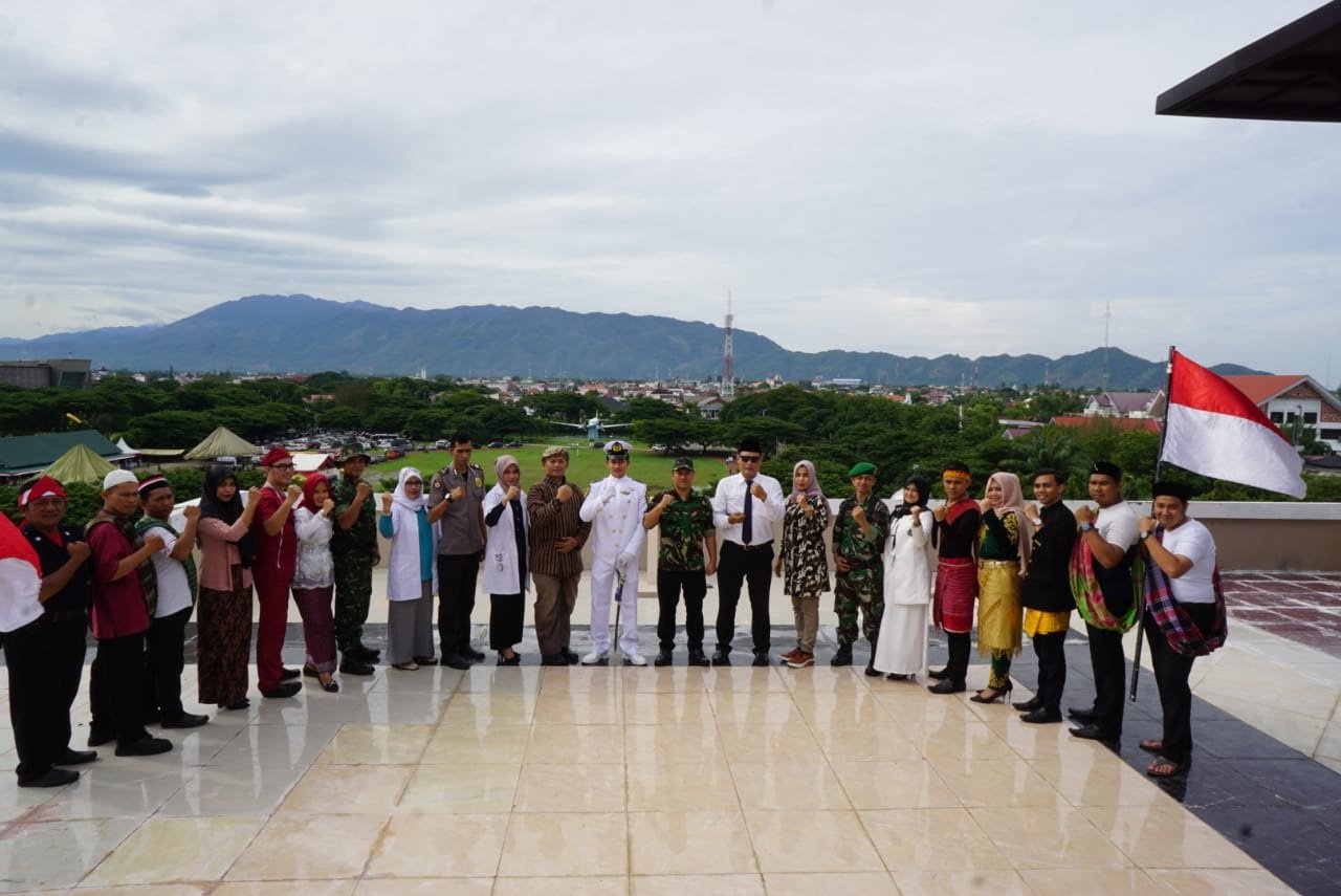 Hari Pahlawan, Karyawan Arabia Hotel Grup Kenakan Seragam Pahlawan