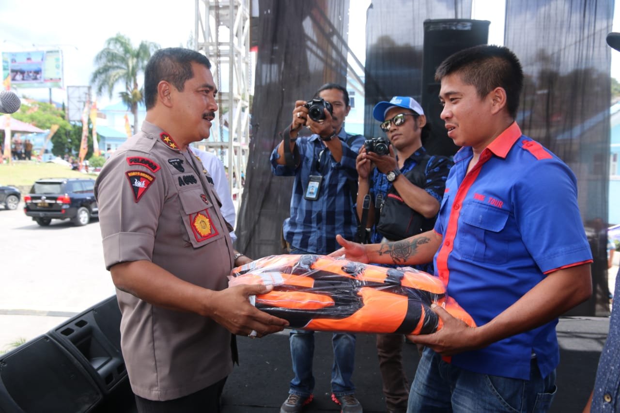 Kapolda Gelar Lomba Keselamatan Transportasi di Danau Toba