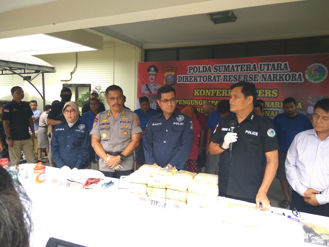 Dalam Dua Pekan, Polisi Berhasil Menyita 32 Kg Sabu dan 255 Butir Pil Ekstasi