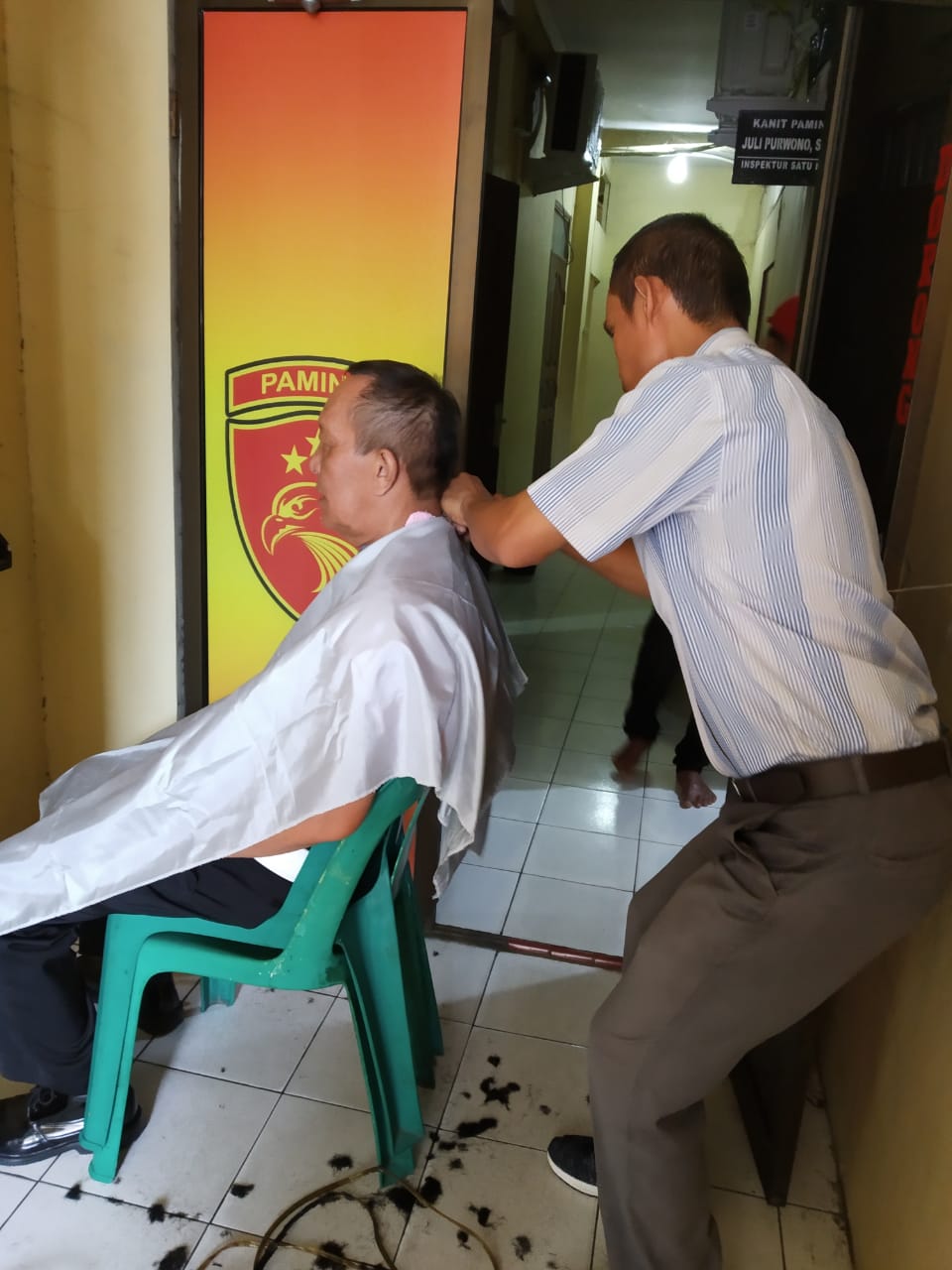 Propam Gelar Pangkas Gratis Bagi Personil