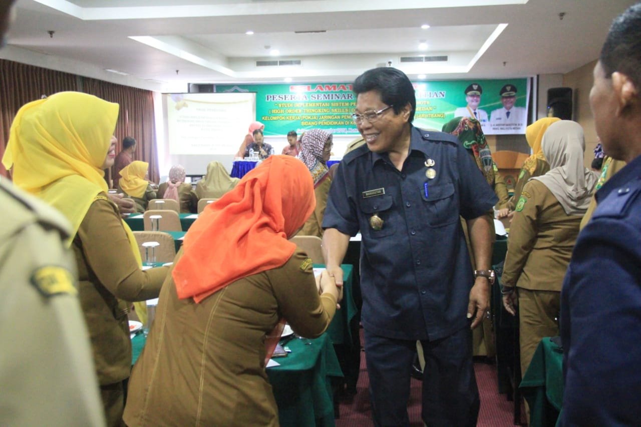 Wali Kota Medan Buka Seminar Studi Implementasi Sistem Pembelajaran Berbasis HOTS