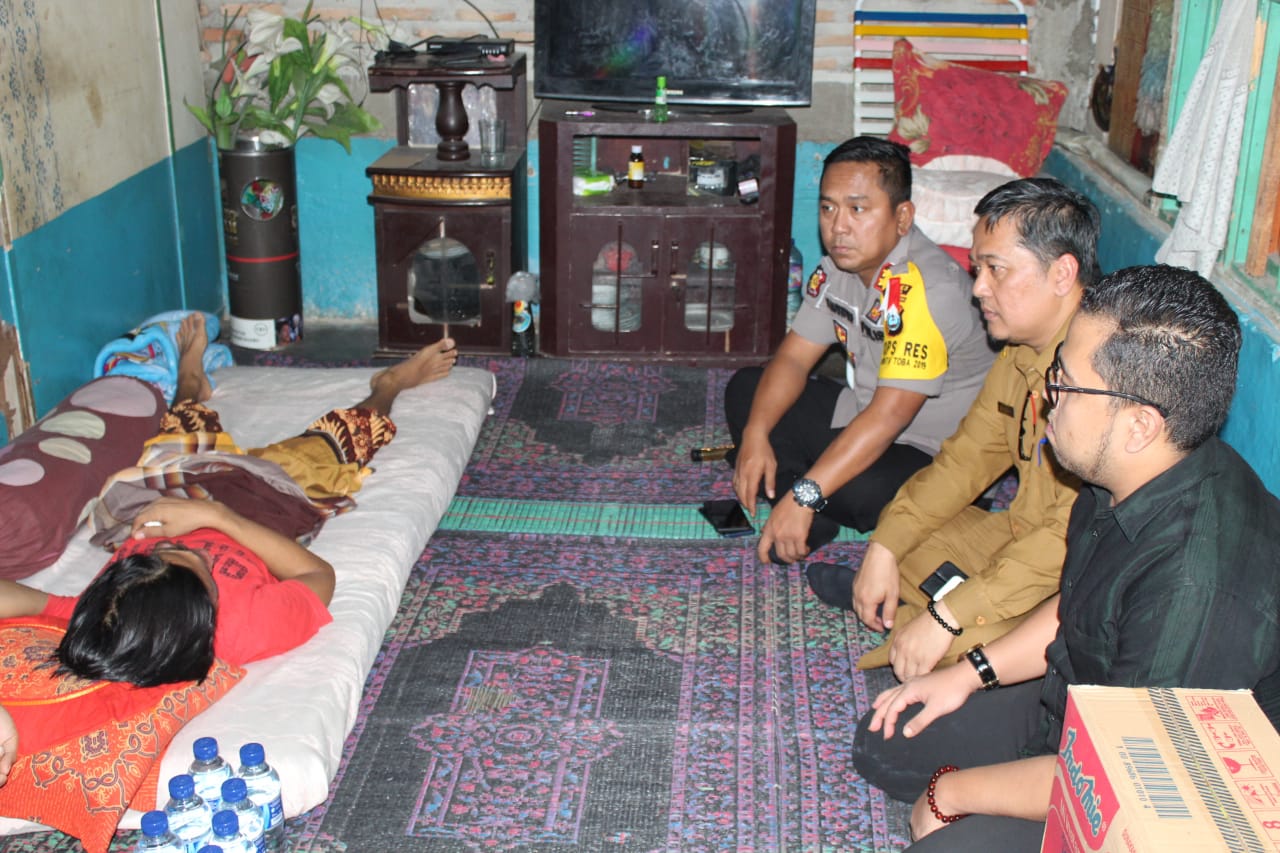 Kapolres Asahan Bantu Warga Penderita Tumor Mata