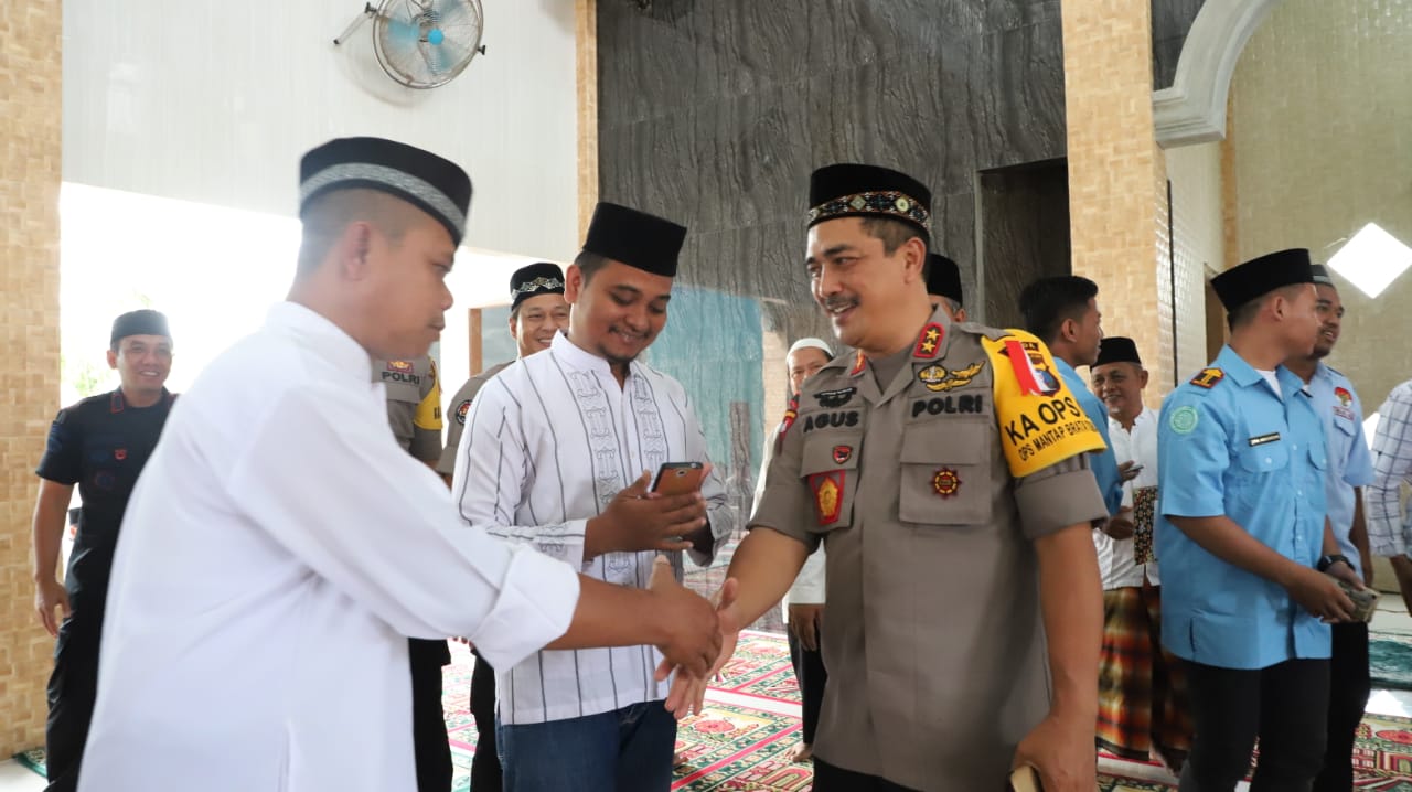 Kapolda Sumut Kunjungan dan Salat Jumat di Masjid Nurul Iman Binjai