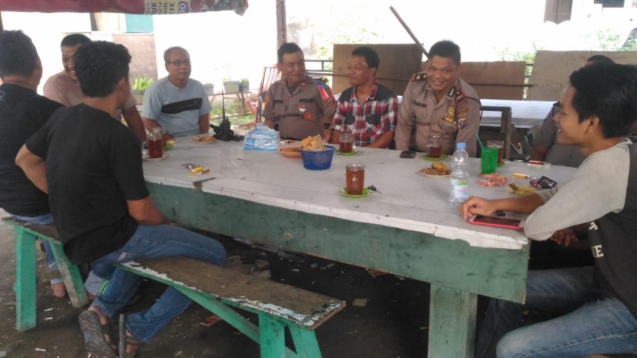 Ini Pesan Kompol Arifin Saat Bertemu Dengan Warga di Warkop