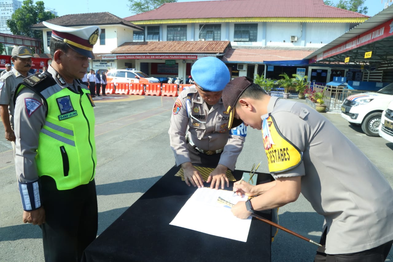 Kapolrestabes : Pelayanan SIM Harus di Tingkatkan