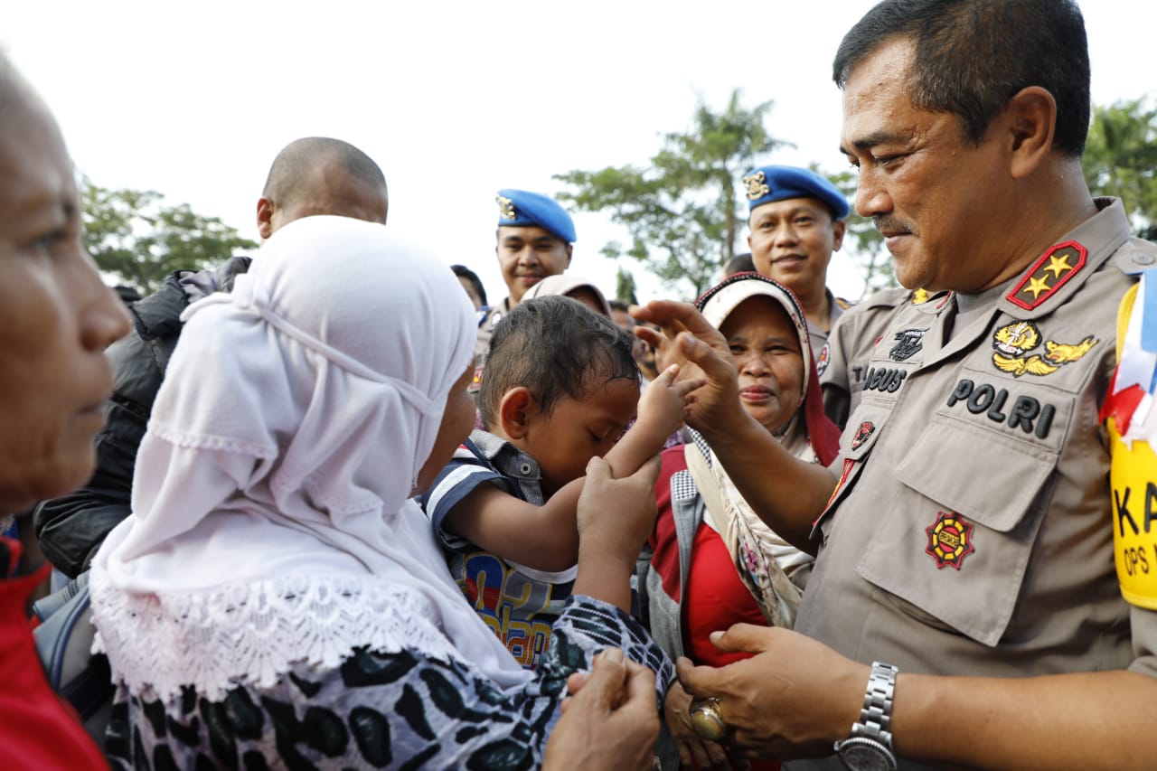 Minta Sembako Tak Naik, Pemulung,Pedagang Koran Sampai Tukang Cukur Curhatnya ke Kapolda