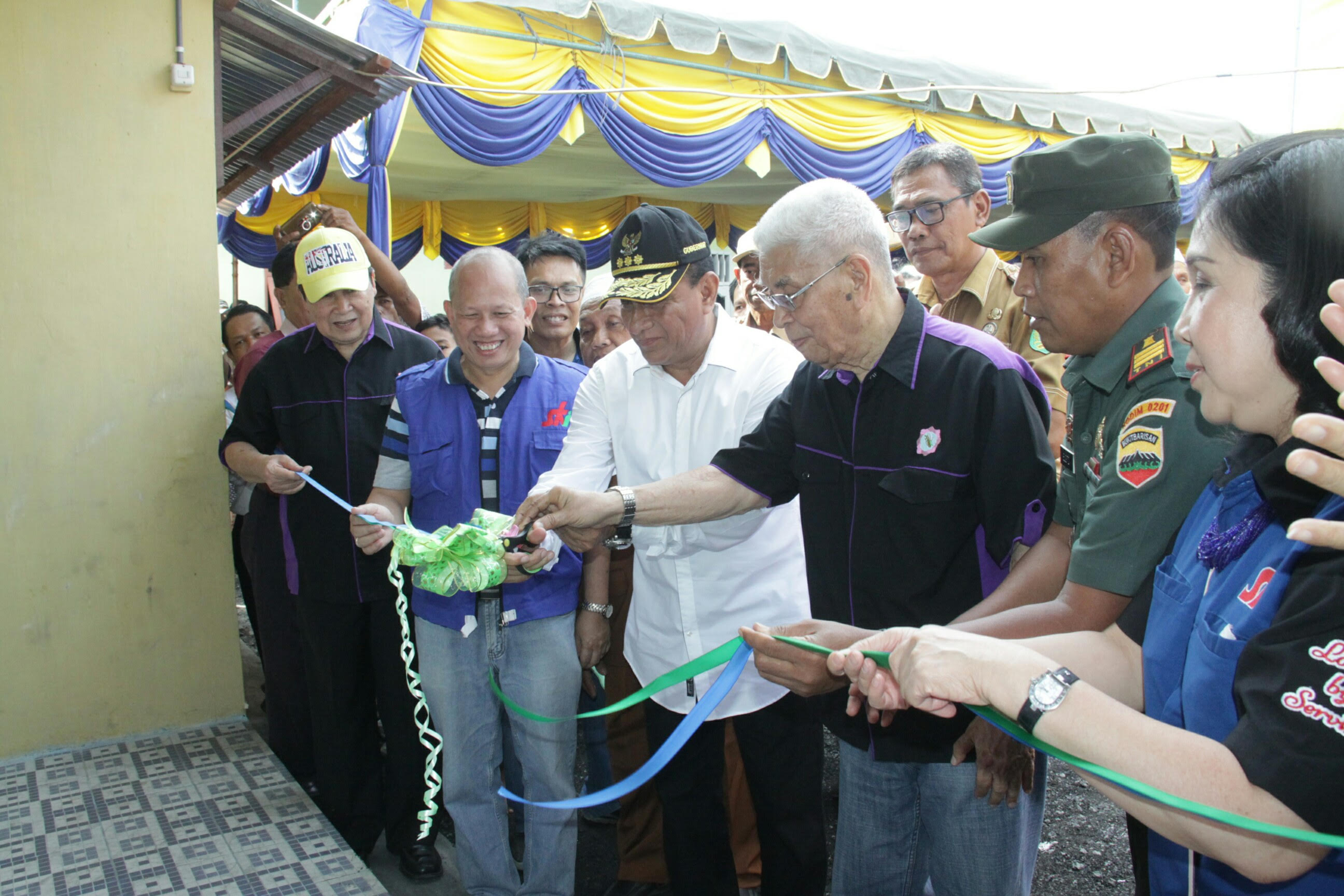 Gubsu Resmikan Sarana Air Bersih dan Sanitasi di Sicanang dan Mabar