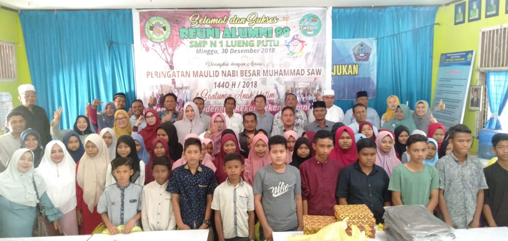 Ikatan Alumni SMPN 1 Lueng Putu Santuni Anak Yatim