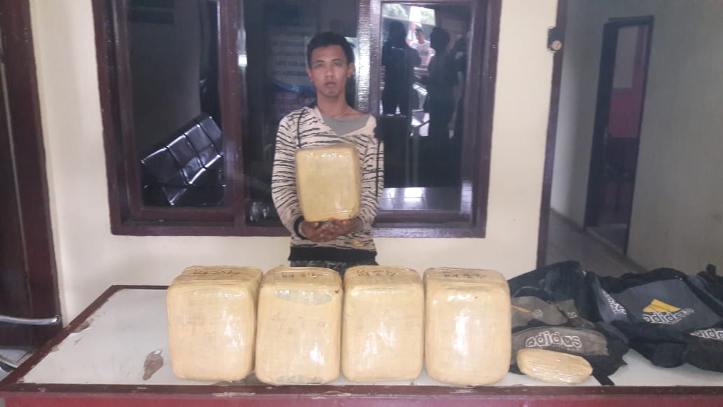 Pria Pengangguran Jadi Pengedar Ganja