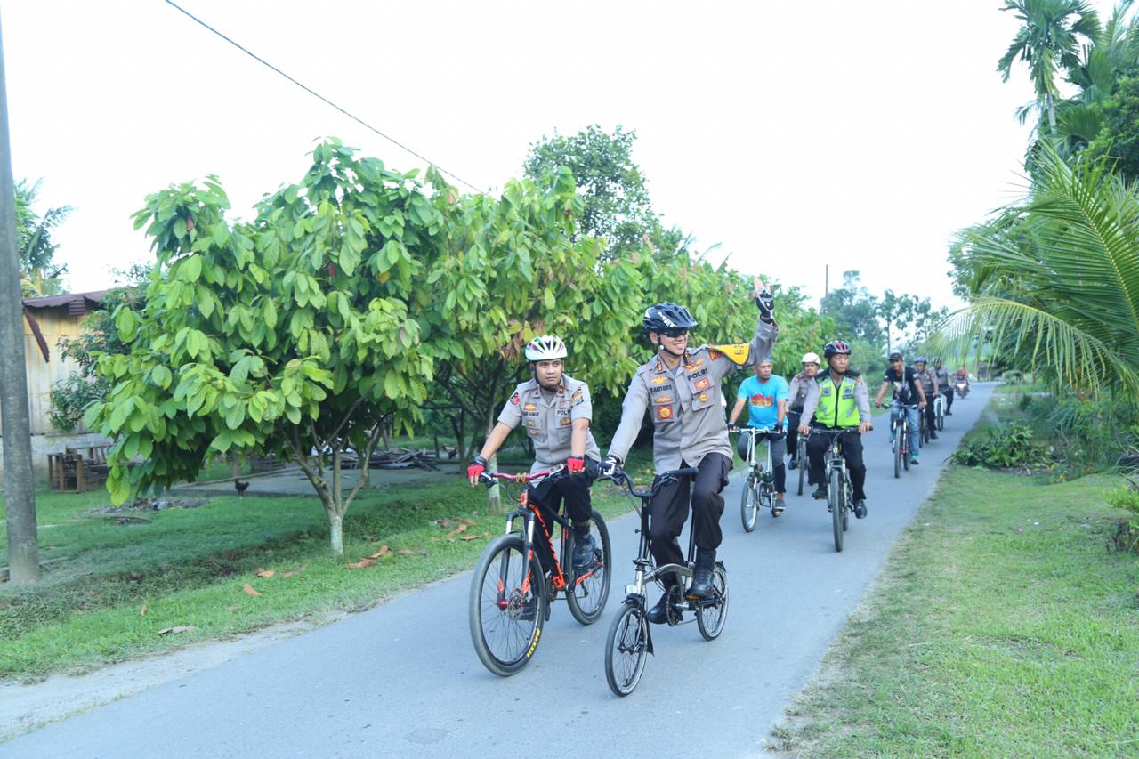 Gowes Bersepeda, Kapolrestabes Medan dan Kapolsek Sunggal Belusukan ke Rumah Warga