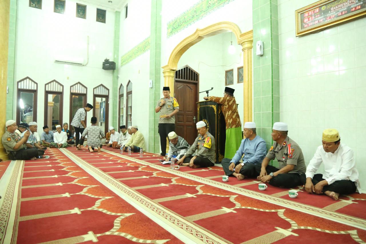 Waka Poldasu dan Kapolrestabes Medan Sampaikan Pesan Kamtibmas di Masjid Taufiq Medan