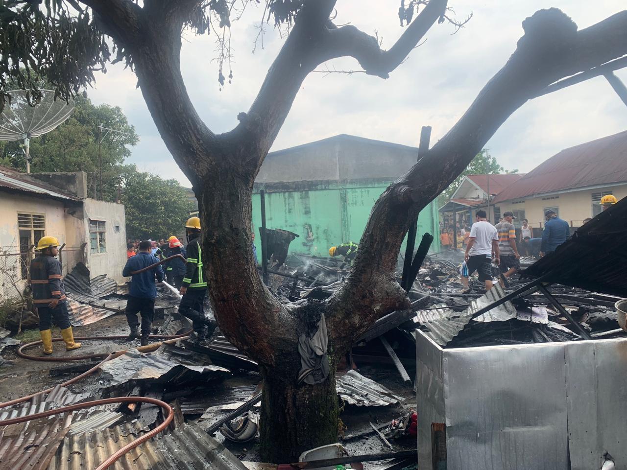 Rumah Warga Jalan Gurila Ludes di Lalap Sijago Merah