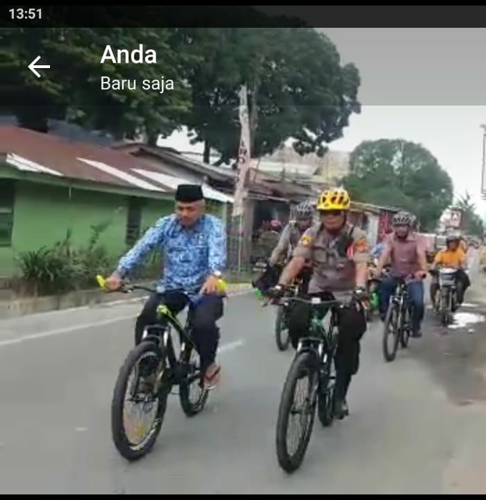 Jelang Debat Pilpres, Camat dan Kapolsek Patroli Bersepeda Bersama