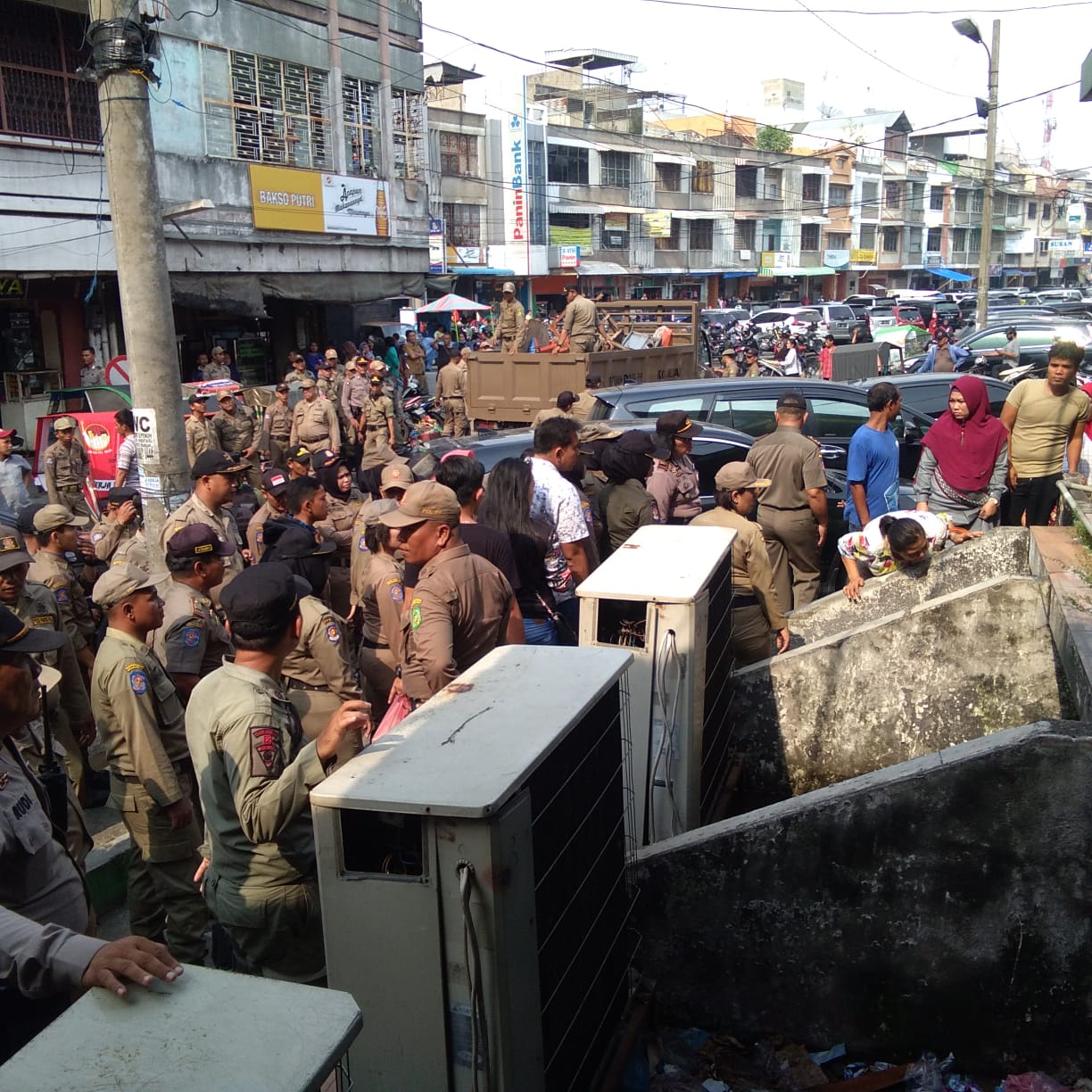 Satpol PP Kembali Tertibkan PK5 Pasar Petisah & Depan Medan Fair Plaza