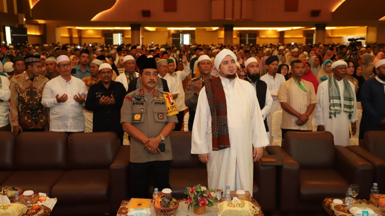 Doa Kebangsaan di Hadiri Ribuan Ulama