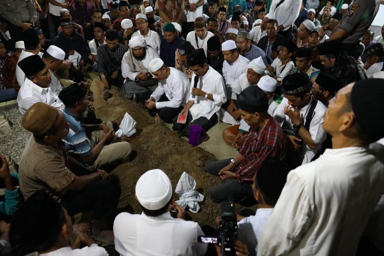 Kapoldasu, Wakapoldasu dan Wagubsu Takziah ke Alm Hj Rohana Ibunda Ustad UAS