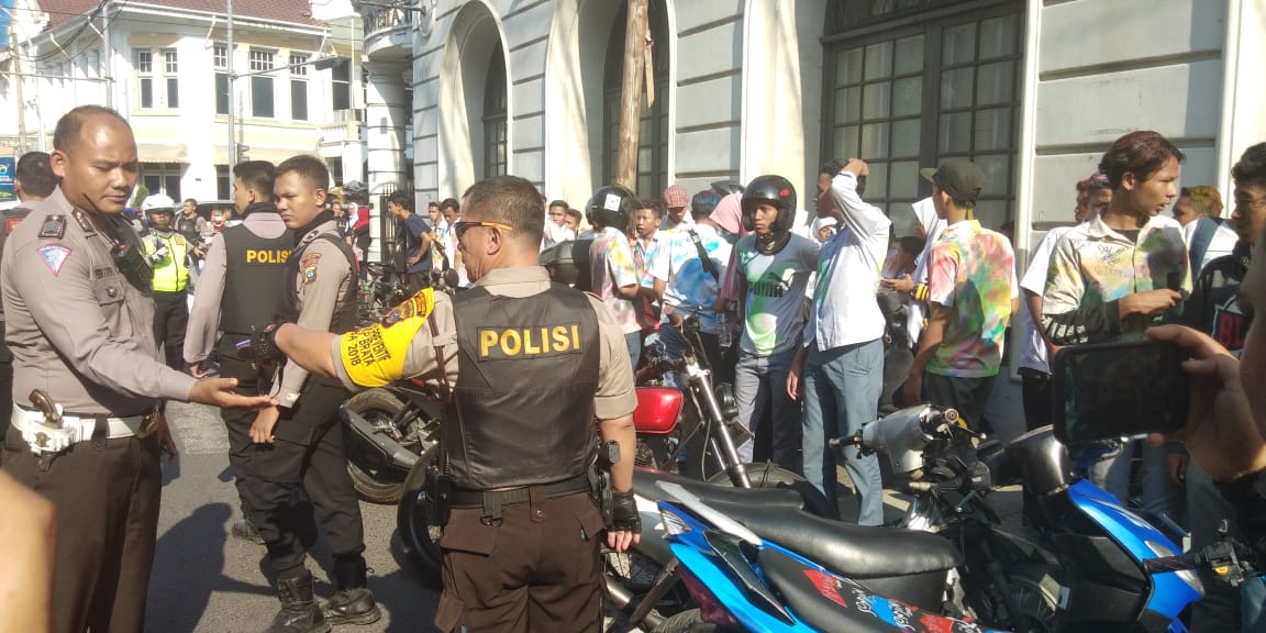 Ini Alasan Polantas Tilang Ratusan Pelajar Yang Coret Seragam