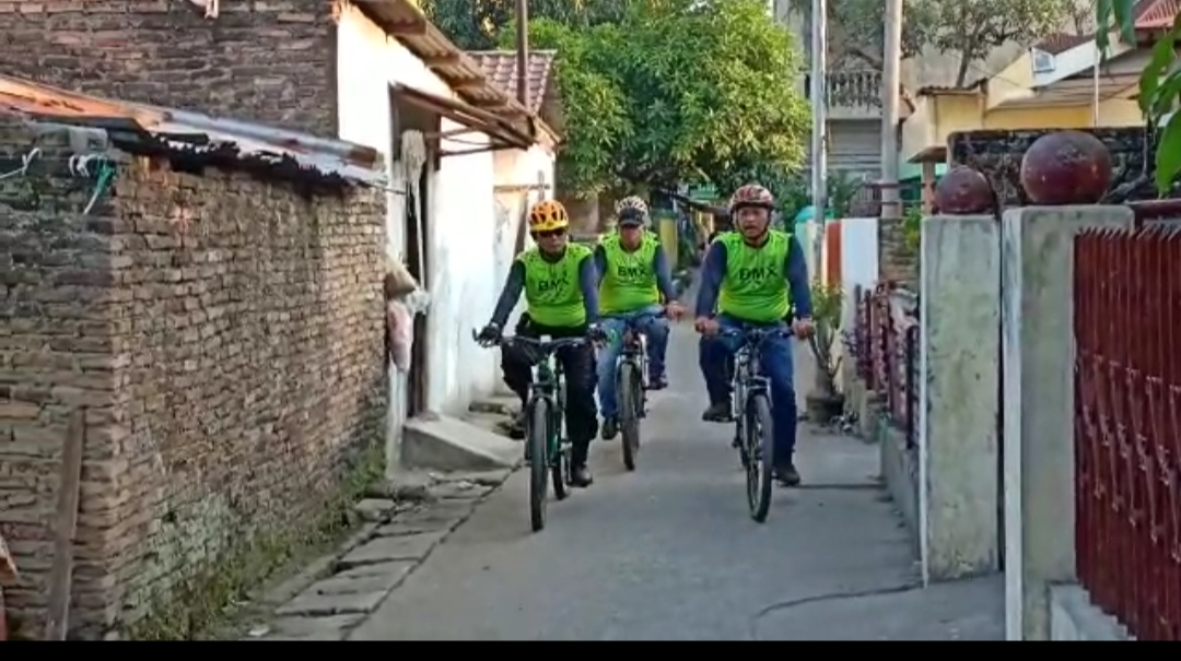 Polisi Patroli di Lorong Sempit Antisipasi Kejahatan dan Peredaran Narkoba