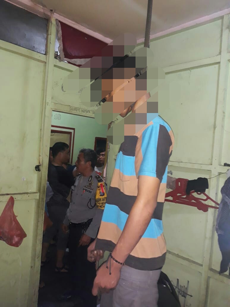 Seorang Mahasiswa Ditemukan Tewas Gantung Diri Dalam Kamar Kost Di Medan.