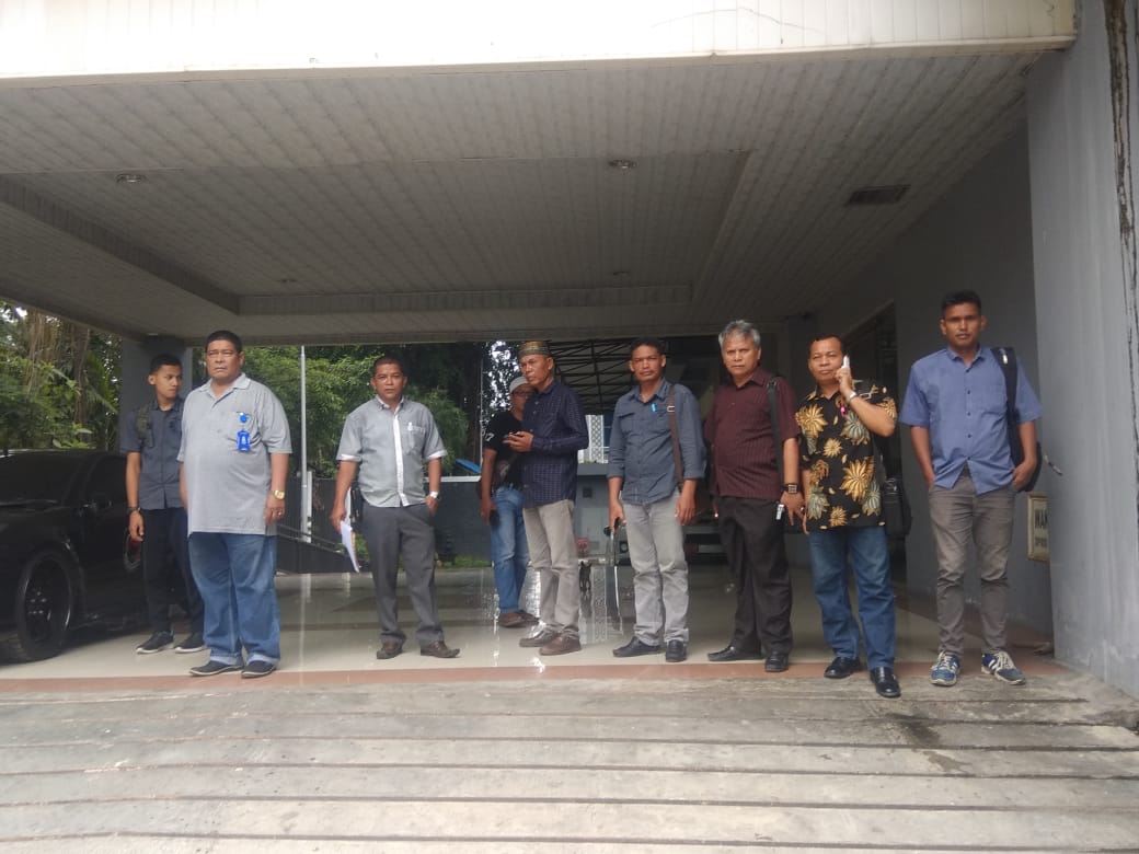 Lapor ke Dewan, Minta Camat Marelan Dicopot