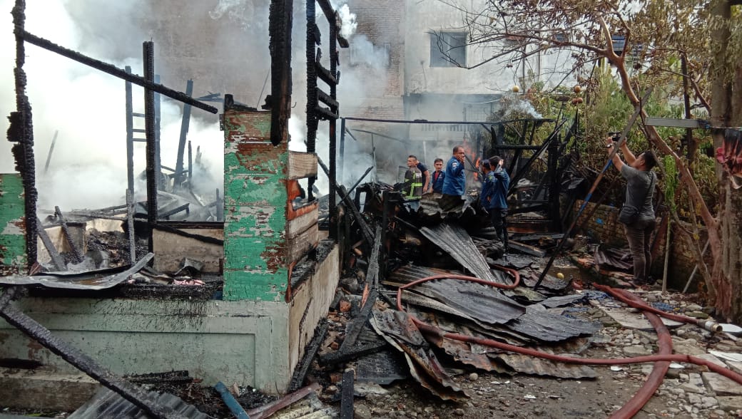 Empat Rumah di Jalan Bambu Ludes Dilalap Sijago Merah