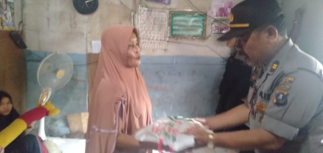 Polsek Medan Timur Berbagi Kasih di Bulan Ramadhan