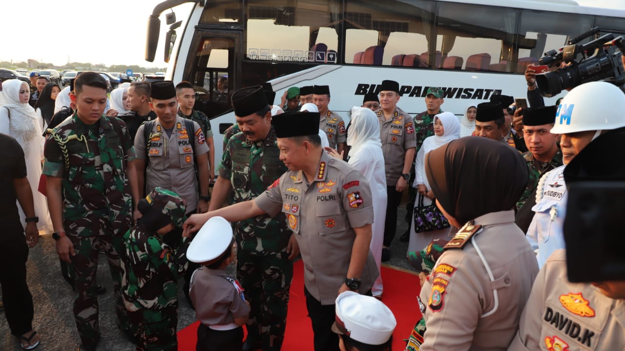 Kapolri dan Panglima TNI Safari Ramadhan di Medan