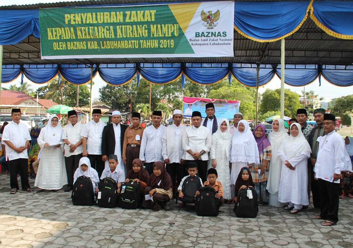 Plt. Bupati Labuhanbatu Salurkan Zakat