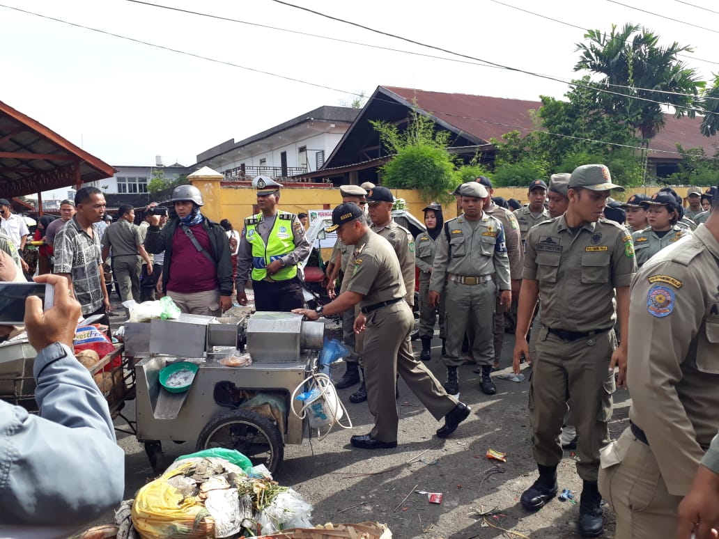 Satpol PP Tertibkan PK5 di 4 Lokasi