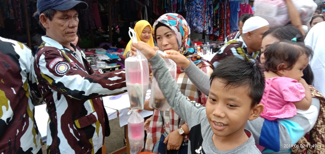 Berkah Ramadhan 1440 H, Ransus IPK Sambu Sutomo Bagikan 500 Paket Takjil Kepada Pejalan Kaki dan Supir Angkot