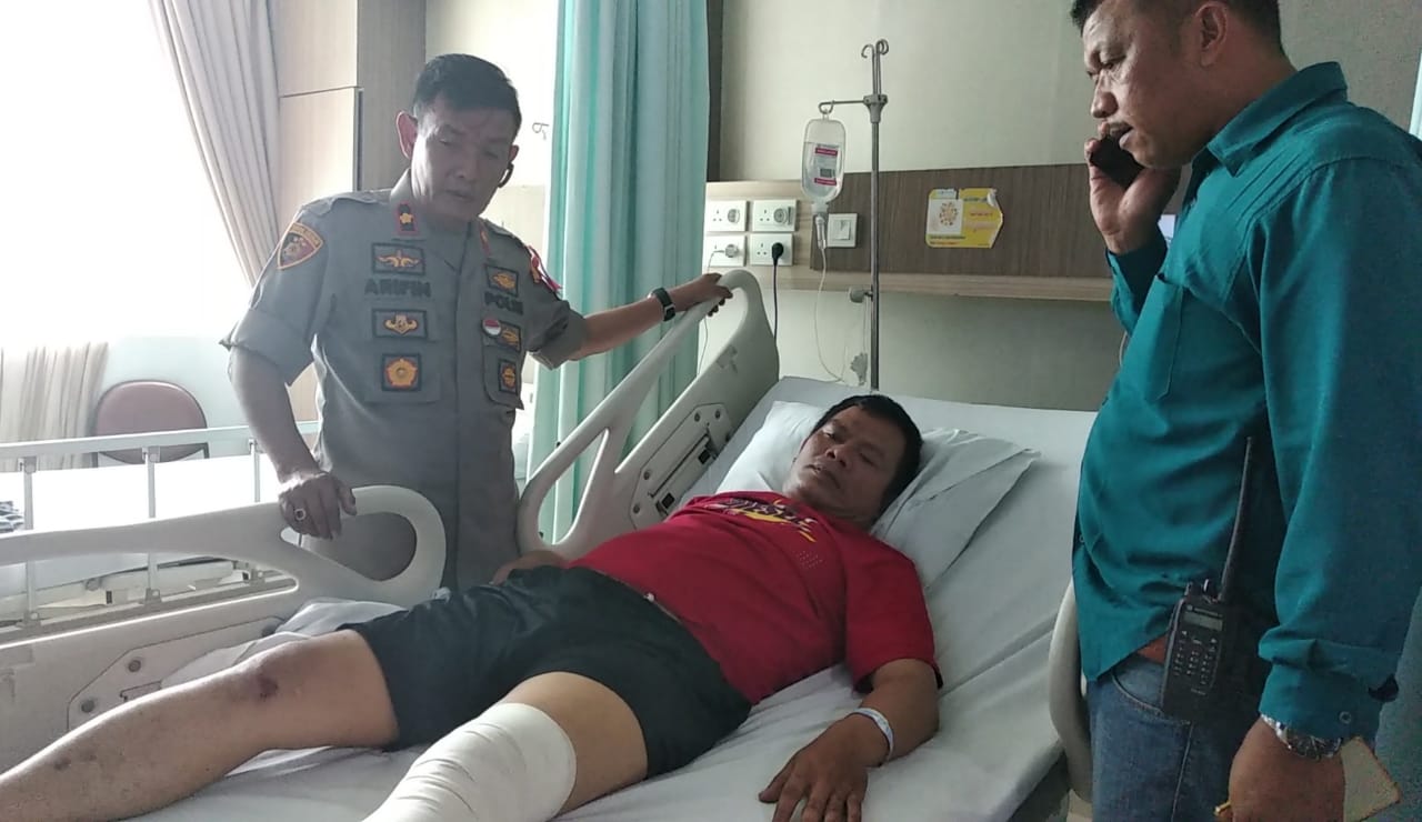 Usai Ditabrak dan Dilindas, Tulang Pinggang dan Kaki Polantas Ini Retak
