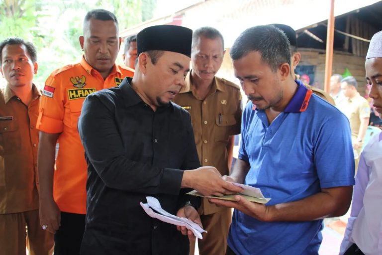 Plt. Bupati Labuhanbatu Bantu Asrizal Ritonga dan Keluarga