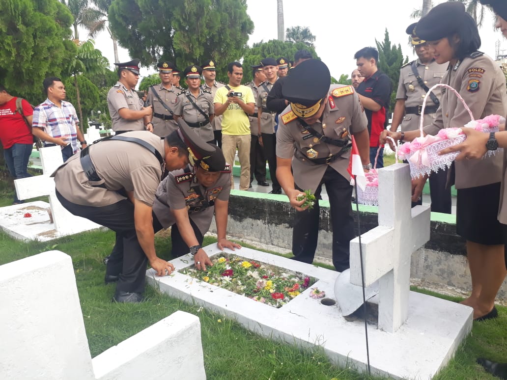 Kapoldasu Ziarah Makam Para Leluhur Polri