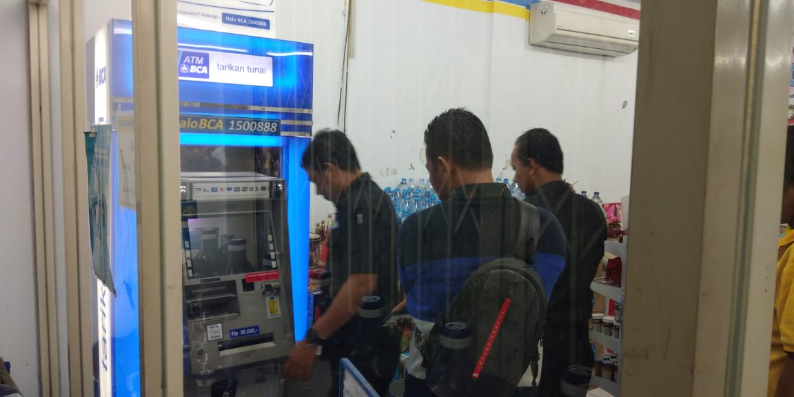 Mesin ATM BCA di Jalan Kejaksaan Dirusak