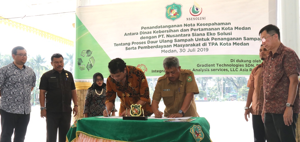 DKP dan PT NSESOLUSI Teken MoU Proses Daur Ulang Sampah